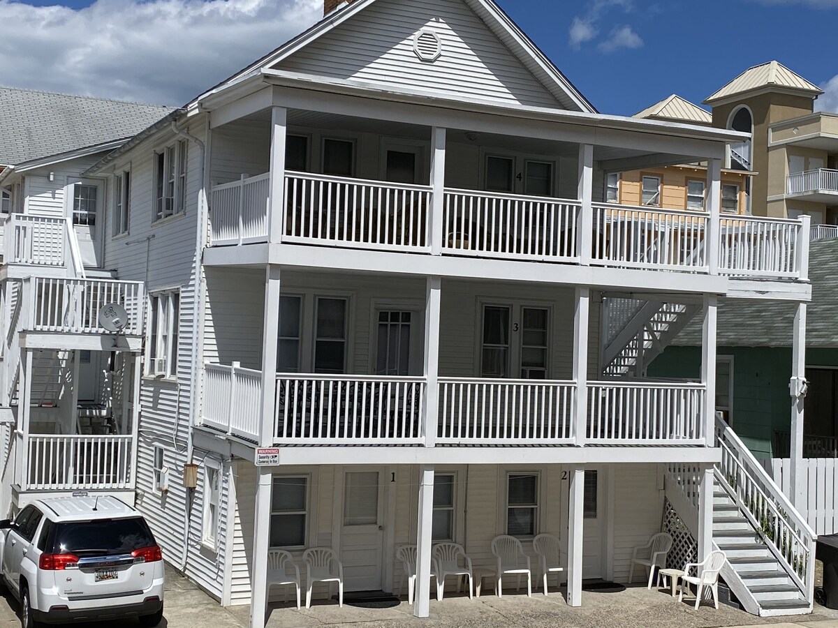 Fabulous 3 Bedroom Apartment Ocean View