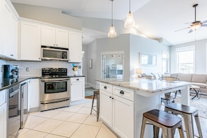Condo, Multiple Beds (Topsail Village 824 - 3BR 2BA-(7)) | Private kitchen