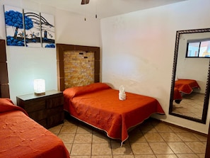 Family Double Room | Bed sheets - Hotel Santa Cruz (Yautepec)