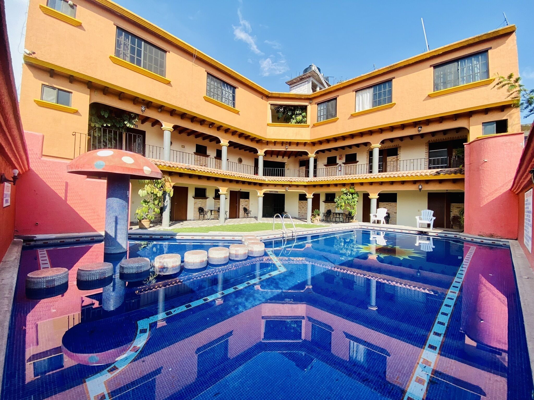 Vista frontal de la propiedad