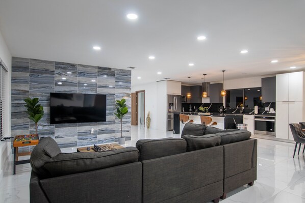 Tennis court - TENNIS COURT VILLA (Ojus)