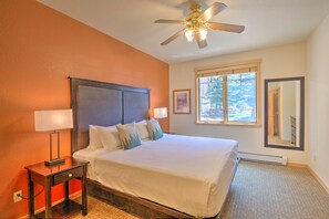 2 bedrooms, iron/ironing board, travel crib, WiFi - Fantastic New Years Week Ski-In and Ski-Out Grand Timber Lodge Breckenridge, CO (Breckenridge)