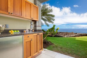 Fridge, microwave, oven, stovetop - Ocean Front with stunning views!  Includes beach gear!  Halii Kai 15H (Waikoloa Beach Resort)