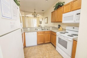 別墅, 多張床 (Angelo & Linda's Fiesta Key Townhome) | 私人廚房