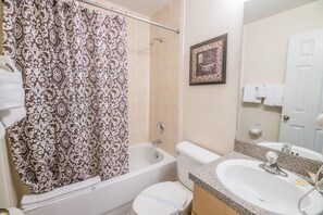 別墅, 多張床 (Angelo & Linda's Fiesta Key Townhome) | 浴室