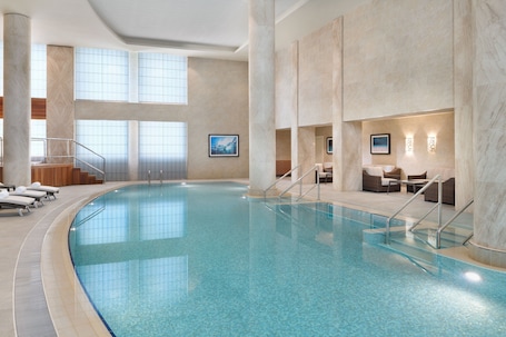 Piscina interna. Marriott Executive Apartments Al Khobar