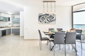 Dining - Herzliya Seaside Charming Home by Sea N' Rent (Herzliya)