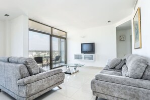 Apartment | Interior - Herzliya Seaside Charming Home by Sea N' Rent (Herzliya)