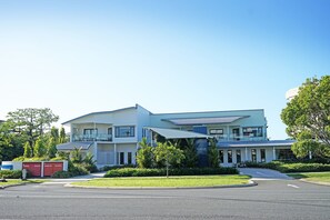 ด้านหน้าที่พัก