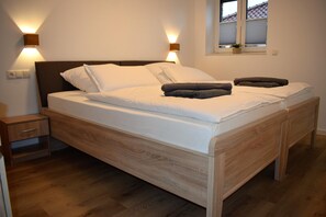 3 chambres, fer et planche à repasser, Wi-Fi gratuit, draps fournis