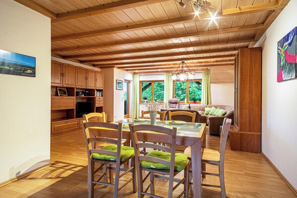 Interior - Apartment 'Urlaub auf dem Hirschhof Stehle' with Mountain View, Wi-Fi & Garden (Waldburg)