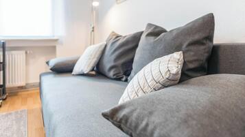 Fernseher, DVD-Player, Stereoanlage