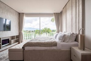 4 chambres, coffres-forts dans les chambres, bureau