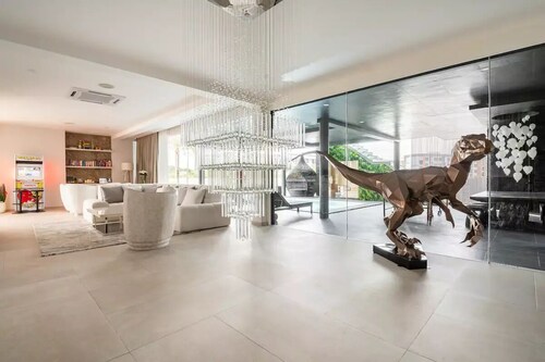 Award Winning Modern Luxury & Exclusive Villa Resort