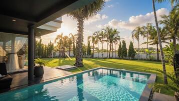 Indoor pool, outdoor pool