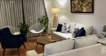 Cozy 3 bedroom Best location in Miraflores free parking