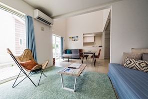 Unit B | Living area | 24-inch TV with digital channels