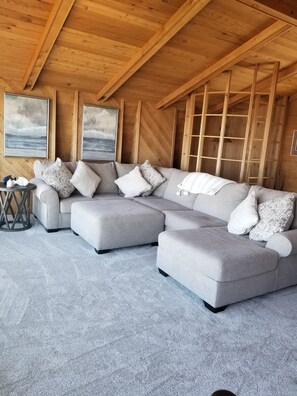 Living area - Beach cabin with stunning ocean views. Just moments to beach access (Seal Rock)