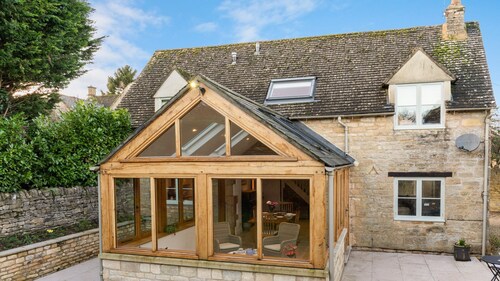 Crofter's Barn - sleeps 2 guests  in 1 bedroom