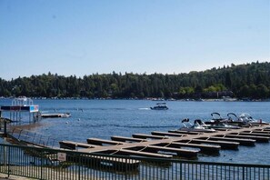 Marina - STUNNING LAKEVIEW LODGE ON THE SUNNY SIDE OF THE LAKE WITH AMAZING VIEWS! (Lake Arrowhead)