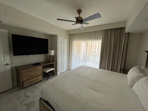 Premium bedding, down duvets, in-room safe, individually decorated - Westgate Vacation Villas (Kissimmee)