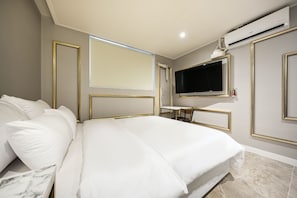 Premium Double Room | 1 bedroom, soundproofing, free WiFi, bed sheets