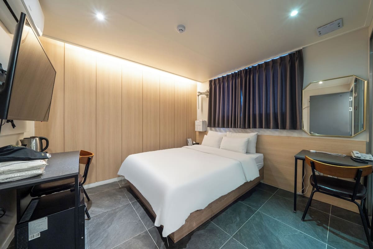 Habitación Deluxe doble | Sistema de insonorización, wifi gratis, ropa de cama