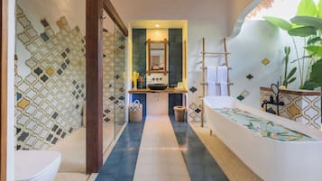 Toalettartikler (inkludert), badekåper, håndklær og såpe