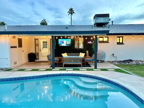 Outdoor pool - Modern Home w/ Pool Near ASU & Scottsdale | Family Friendly (Tempe)