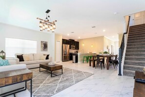 TV, DVD player, stereo, offices - Spacious 5Bd Townhome w Pool Champions Gate (Four Corners)