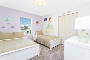 5 bedrooms, desk, iron/ironing board, WiFi