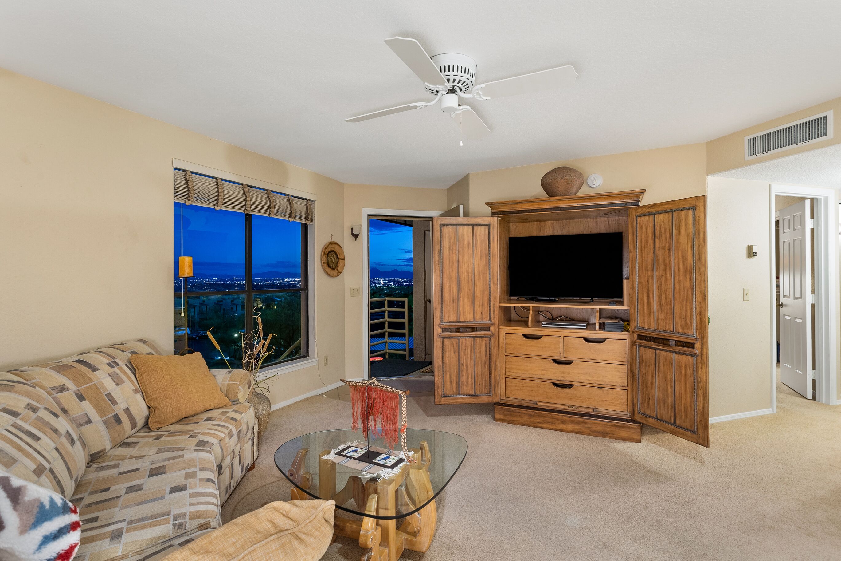 Smart TV, fireplace, offices