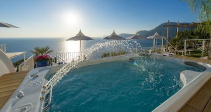 Villa Aisha Private jacuzzi pool in Praiano