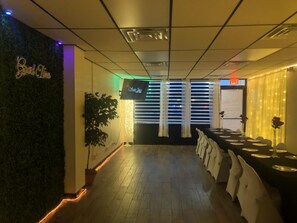 Meeting facility - An Intimate & cozy event space (Frankfort)