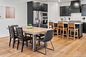 Townhome, 4 Bedrooms | Dining