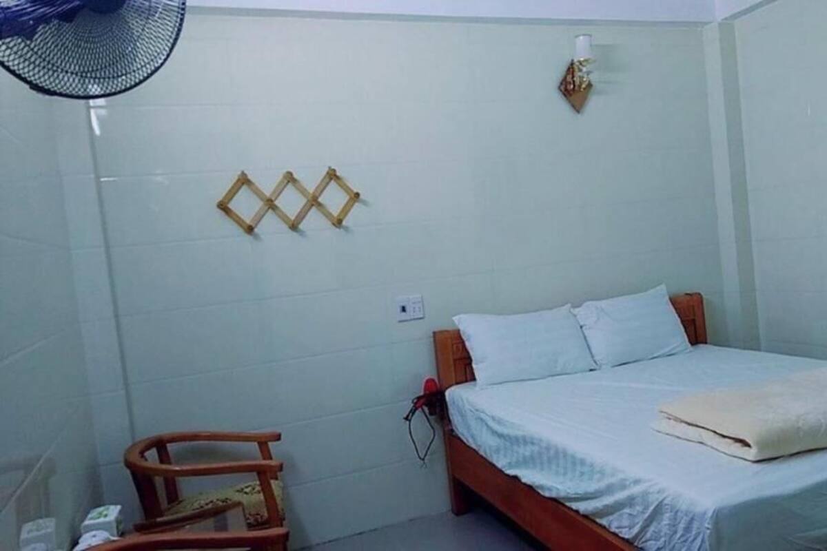 Habitación doble | Decoración personalizada, muebles diferentes y escritorio