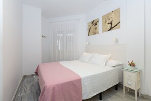1 bedroom, iron/ironing board, free WiFi, bed sheets - Holiday Apartment 'Lovely Seaview' with Pool, Wi-Fi & Terrace (BENALMADENA COSTA)