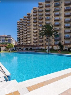 Pool - Apartment "Las góndolas playa" with sea views, shared pool and Wi-Fi (Almunecar)