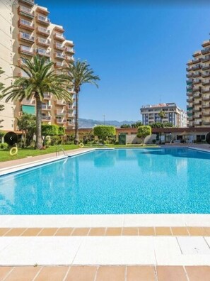 Pool - Apartment "Las góndolas playa" with sea views, shared pool and Wi-Fi (Almunecar)