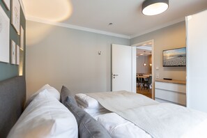 2 bedrooms, in-room safe, WiFi, bed sheets