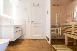 Unclassified image, 5 of 28, button