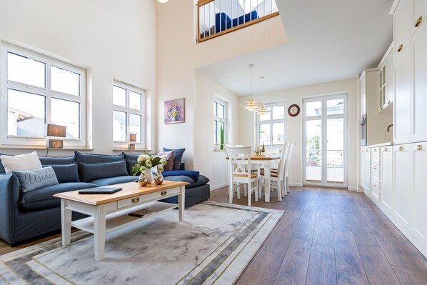 Unclassified image, 1 of 28, button