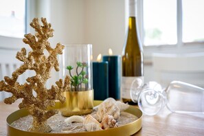 Unclassified image, 2 of 28, button