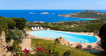 Apartment "Infinite Blue Porto Cervo" mit Meerblick, Gemeinschaftspool und WLAN
