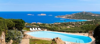 Appartement "Infinite Blue Porto Cervo" avec vue mer, piscine partagée et Wi-Fi