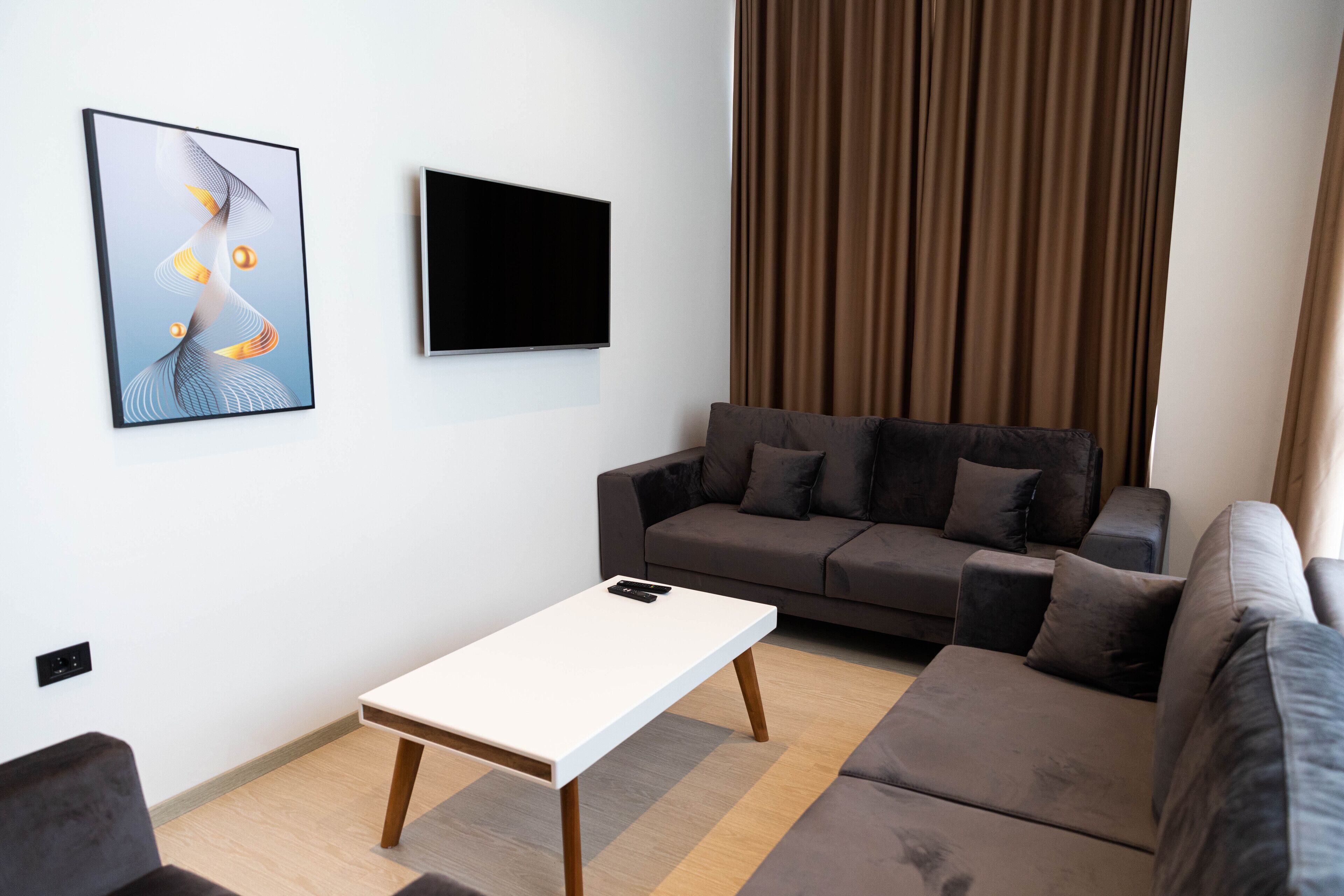 Deluxe Studio Suite | Free WiFi, bed sheets