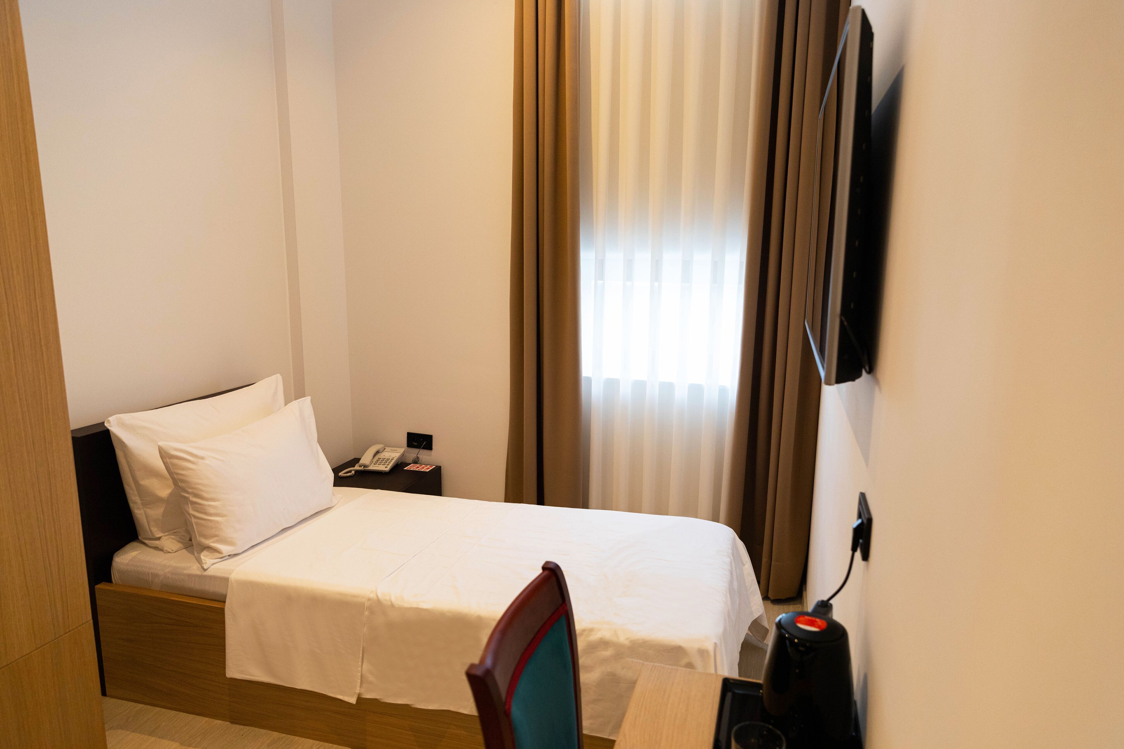 Free WiFi, bed sheets
