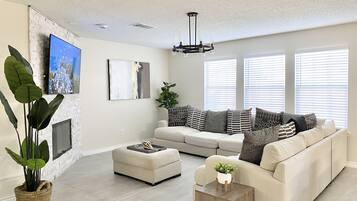 Smart-TV, fotballspill og bordtennis