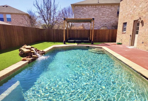 ☆New☆Modern Luxury Dallas Getaway 5BR/2.5BA 3000sf