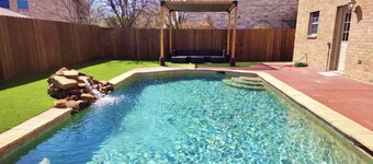 ☆New☆Modern Luxury Dallas Getaway 5BR/2.5BA 3000sf